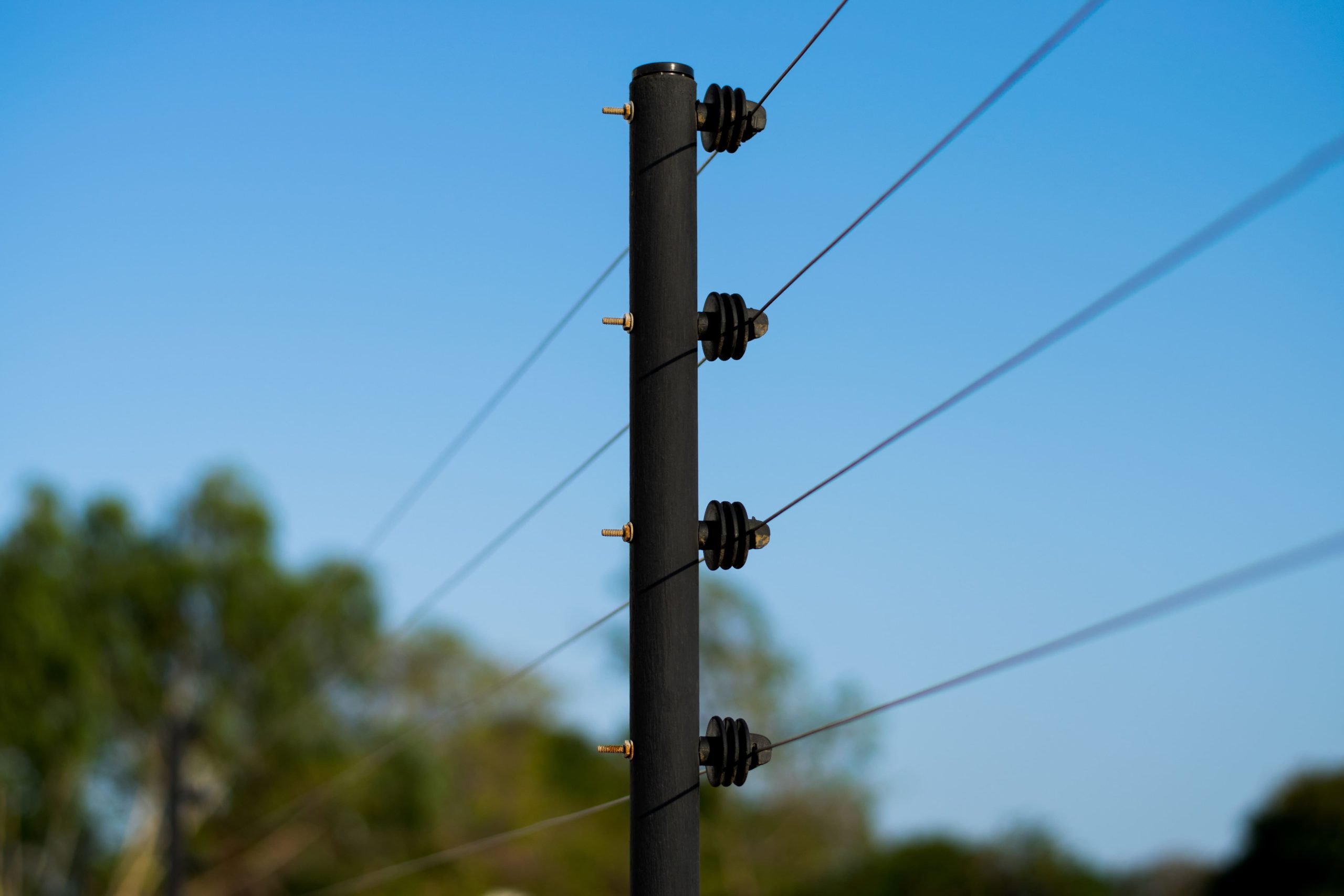 Postes para cerco eléctrico
